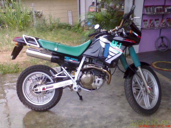  ,     ()  Honda AX-1.